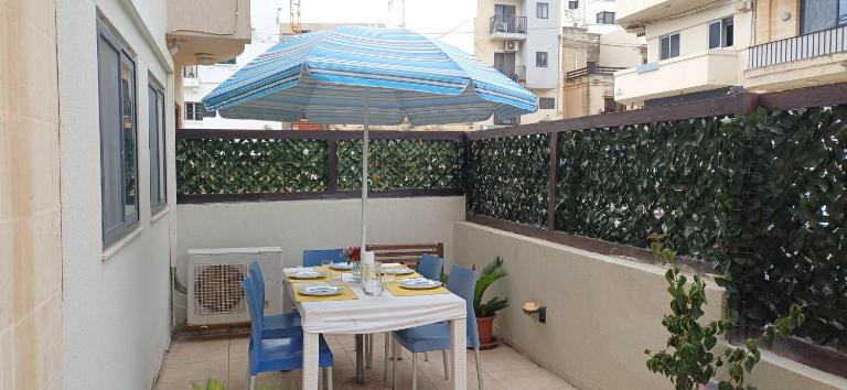 Bright Seaside Maisonette with Private Terrace - Ferienwohnung Marsaskala