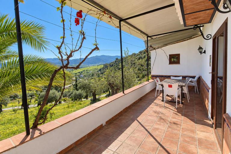 Agro tourism house GAUGUIN with pool Finca el Moralejo TOLOX - B&B Tolox