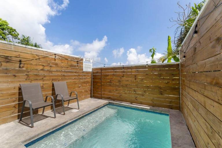 Casa Loba Suite 2 | Private Pool, Road 413 - Ferienwohnung Rincon