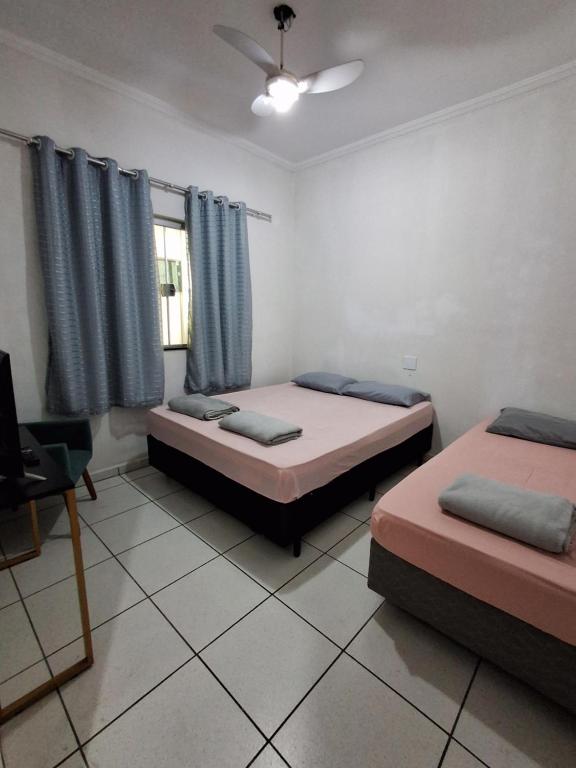 Quarto 550 m da Basílica com Garagem inclusa - Chambres d'hôtes Aparecida