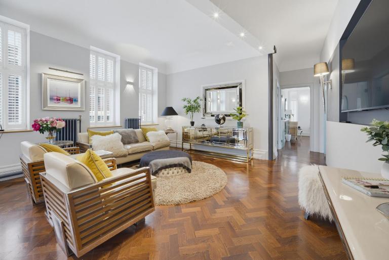 Stunning Luxury Apartment - Heart of Swansea - Ferienwohnung Swansea