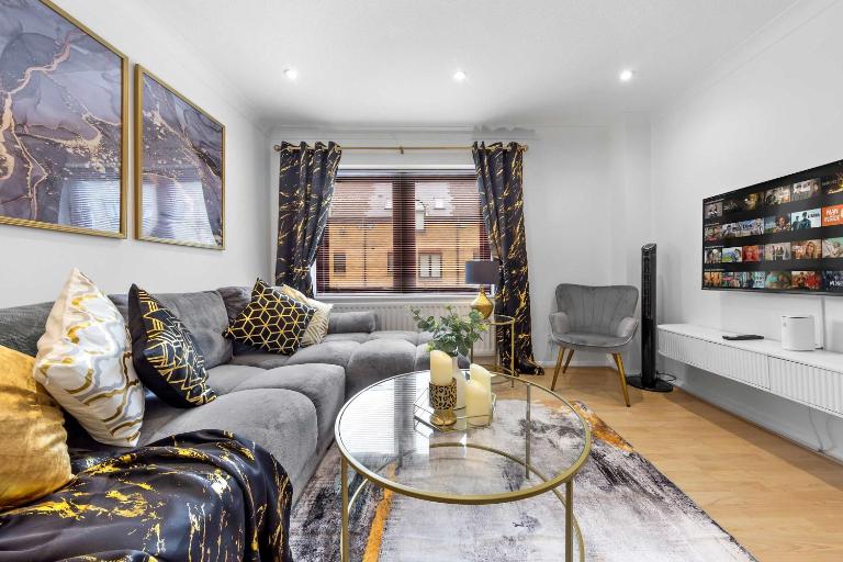 Iconic 3BR London Escape Near Tower Bridge - B&B London
