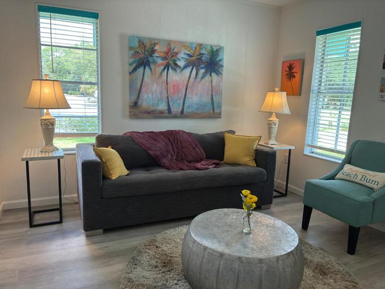 Gulf Shores Beach Getaway Pool & Pet-Friendly - B&B Gulf Shores