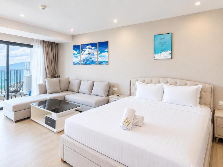 Gold Coast Luxury Apartment with Sea View by San Ocean - B&B Nha Trang