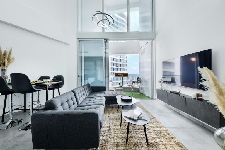 Mamad Modern Duplex with Sea View - Chambres d'hôtes Tel-Aviv