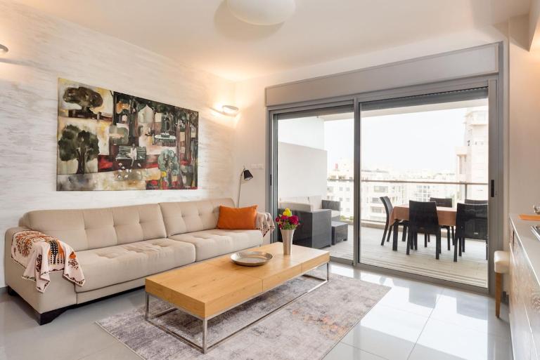 Mamad Urban Gem with Outdoor Lounge - B&B Tel Aviv