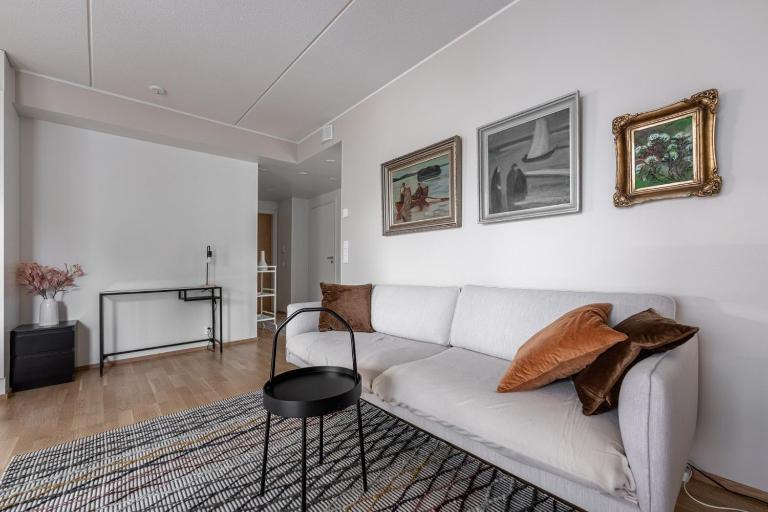 Stylish Nordic 2BR Apartment with Sauna - Steps from the Kuopio Cathedral - B&B Kuopio
