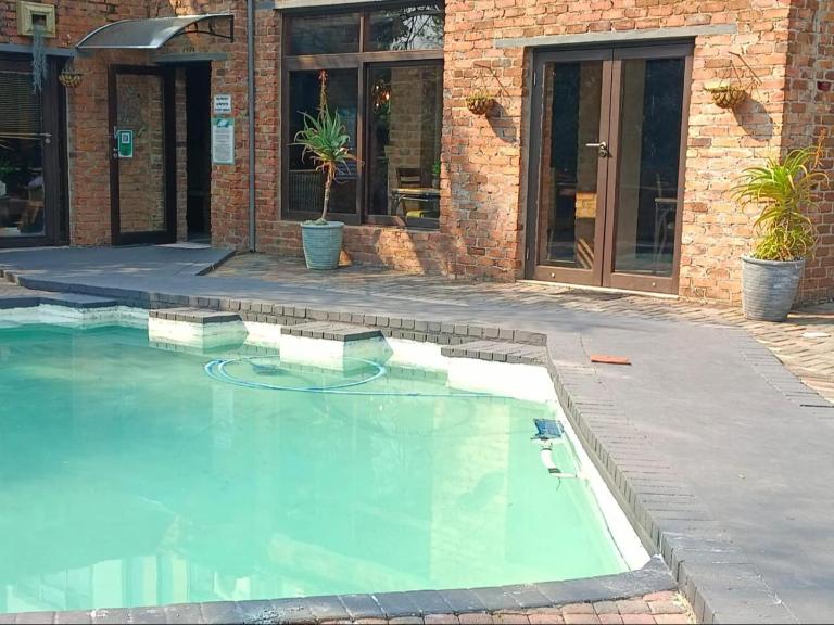 An Exclusive Guesthouse too - B&B Nelspruit