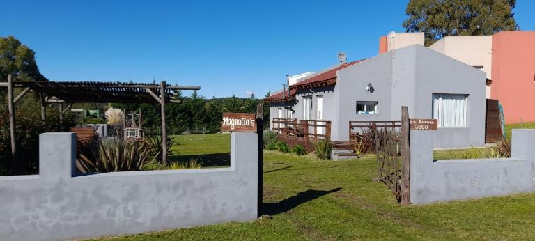 Magnolia's Cabañas - B&B Tandil