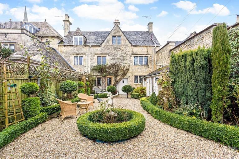 Lovedays Cottage, A Luxury 16th Century home in Painswick - B&B Painswick