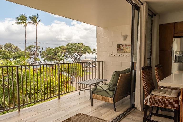 Ocean View Condo Steps from Kamaole III Beach - B&B Wailea