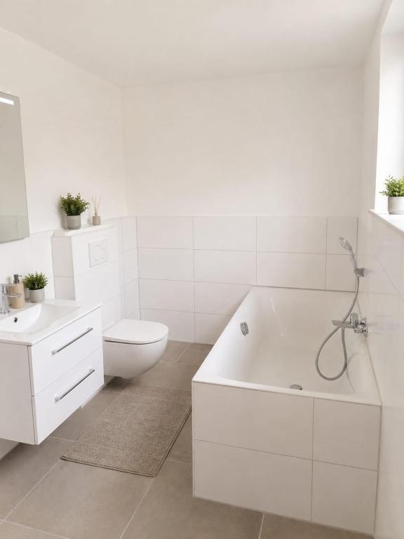 Ferienzimmer mit eigenem Bad - B&B Dannstadt-Schauernheim
