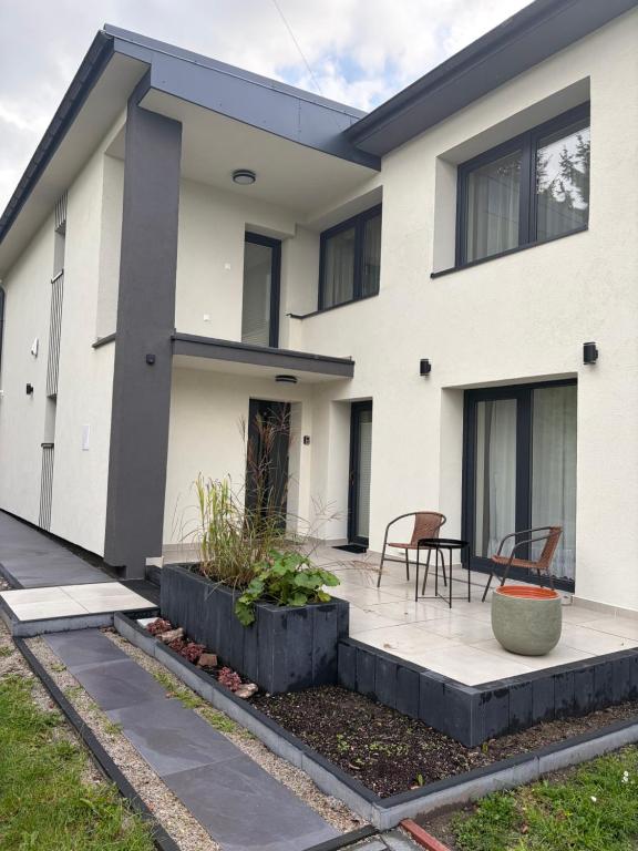 Przytulny Dom pod Jabłoniami przy Targach Kielce - B&B Kielce