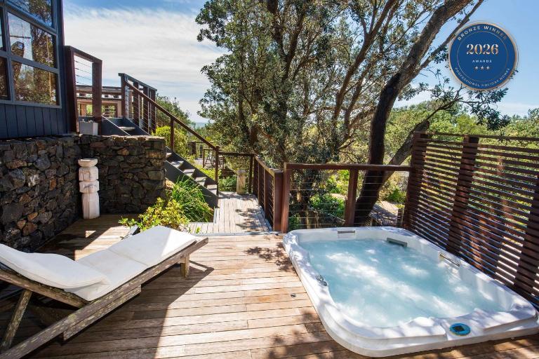 Illaroo Absolute Beachfront with Spa - B&B Culburra Beach
