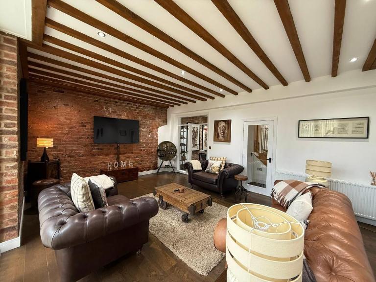 4 Bedroom Buttercup Cottage - Chambres d'hôtes Patrington