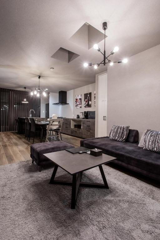 西九条 Villa deLuxe - 高端设计奢华2卧一户建 可住6人 USJ电车5分 极致舒适体验 - B&B Osaka