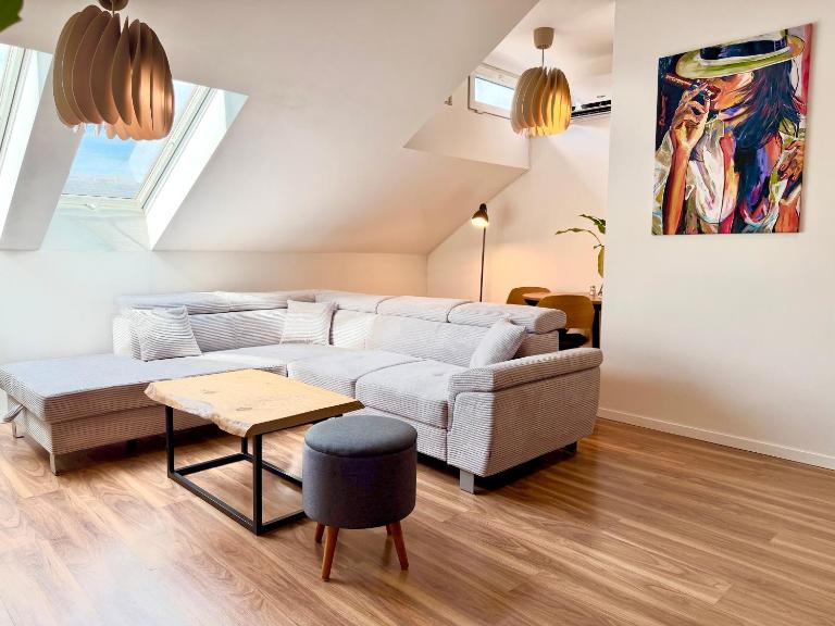 Old Town Apartment with FREE PARKING & AC - B&B Košice