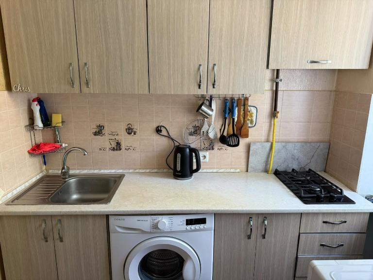 Aeroport apartament 500 метров от аеропорта суточная сдача заселение до 22 00 - B&B Chişinău