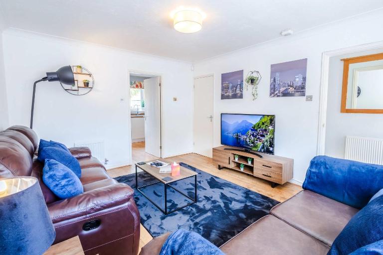 Central 3BR House - free parking - fast WI-FI- smart tv - Bed and Breakfast Bristol