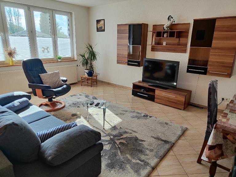 Ferienwohnung mit überdachter Terrasse und Garten - 10 Minuten von Templin - Chambres d'hôtes Milmersdorf