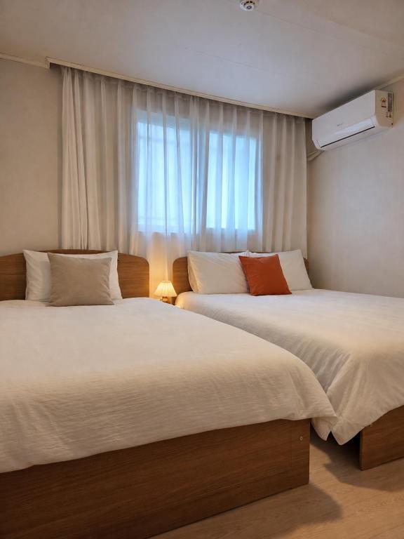 MoonJar Seoul - Private 3BR for 6 - Gyeongbokgung Hongdae Bukchon - Airport Bus - Chambres d'hôtes Séoul