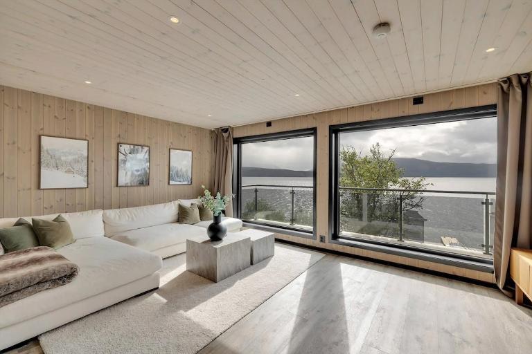 Private Cabin in Malangen Northern Lights and Fjord - Ferienwohnung Kjerrvika