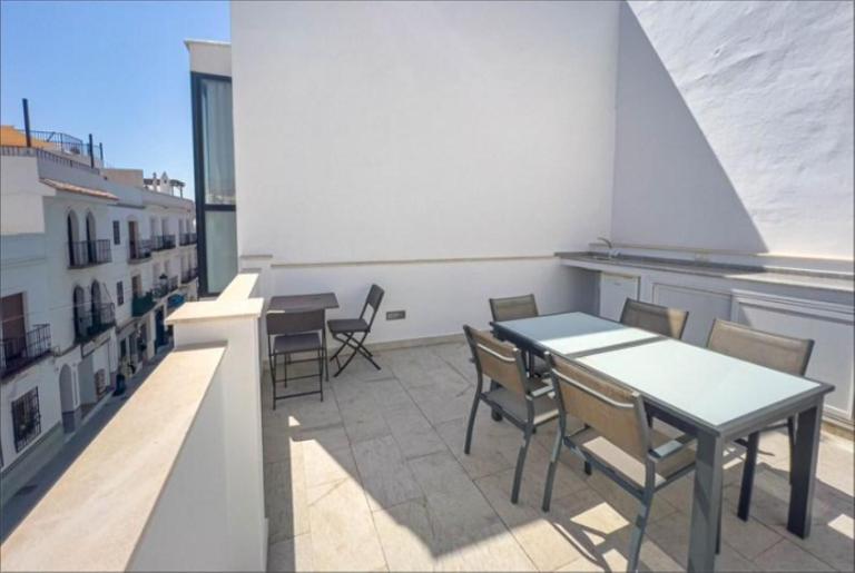 Modern townhouse & jacuzzi SilHouse Nerja - Ferienwohnung Nerja