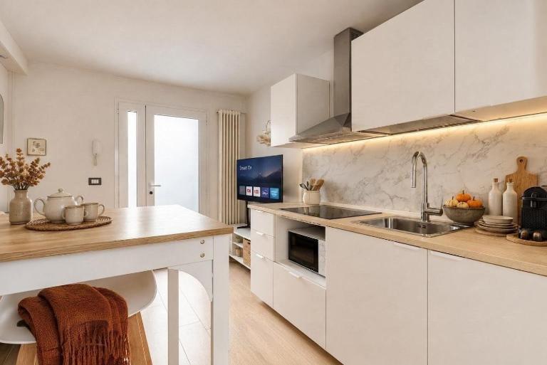Minimal Suite - P r a t u r e c c i Group - B&B Riccione