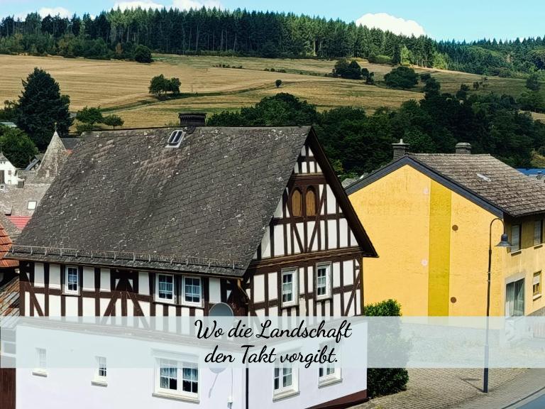 "Naturnah" am Aartalsee - Ferienwohnung Bischoffen
