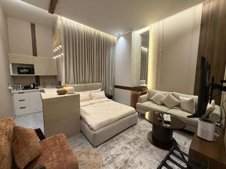 Luxury Boutique Studio 2 - Near Airport - Al Narjis - B&B Riad