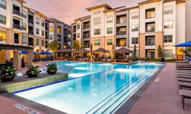 Stunning Pool View 2 Bedroom Apartment in Spring, TX - B&B Spring