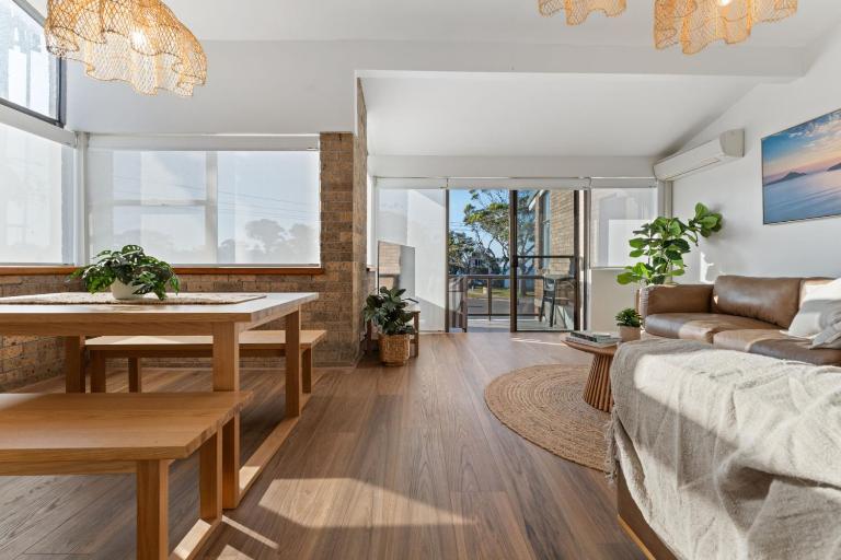 Shoal Bay Beachfront Escape - B&B Shallow Bay