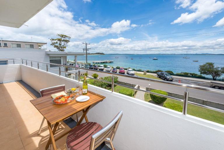 Del Rae Unit 8 25 Shoal Bay Road - Bed and Breakfast Shallow Bay