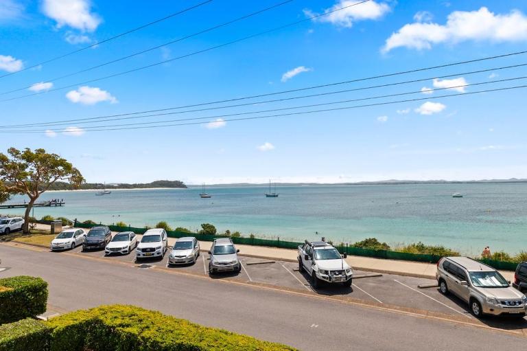 South Pacific Unit 5 13 Shoal Bay Road - Bed and Breakfast Shallow Bay