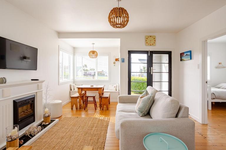 The Classic Kiwi Crib - B&B Riverton