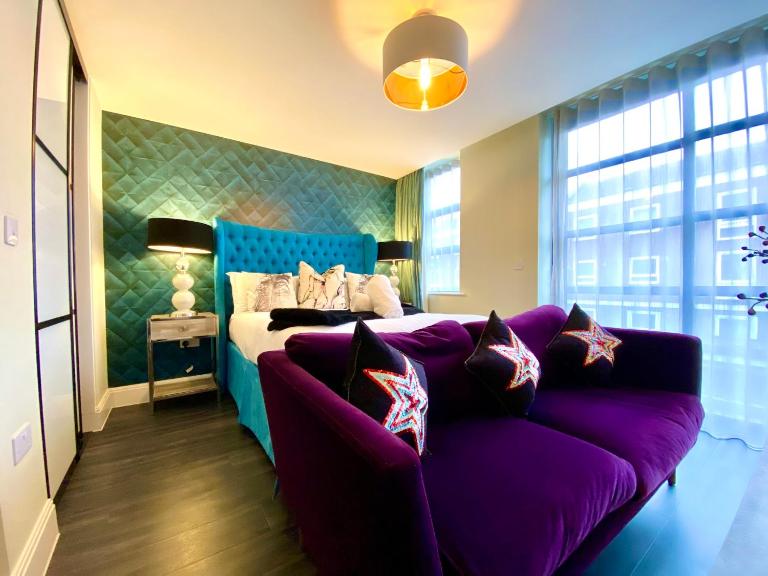 Stunning Apartment Suite - Free Parking & WiFi! - B&B Poole