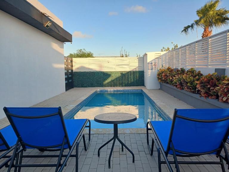 Ry's Villas - B&B Oranjestad