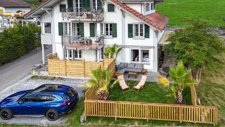 Spirit Apartments - 5-BR Villa - Lake View - Parking - AC - Bed and Breakfast Brienz