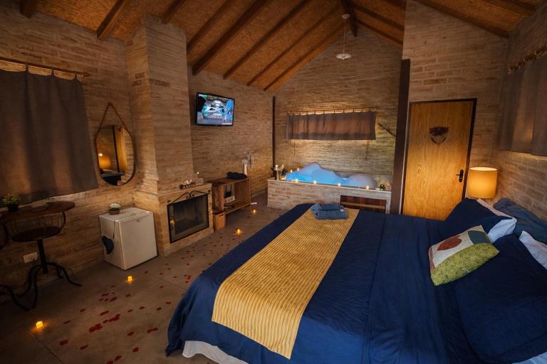 Chalé com lareira , hidro dupla e café da manhã próximo ao centro - B&B Santo Antônio do Pinhal