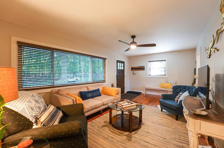 Walk to Beach: Lake Michigan Getaway! - B&B Muskegon