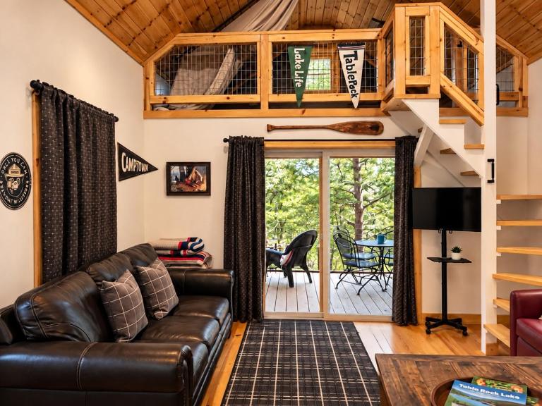 Camptown Cabin - B&B Eagle Rock