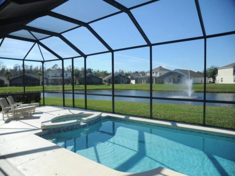 Ruby-Rose Retreat by Paradise Resort Vacations - Bed and Breakfast Kissimmee