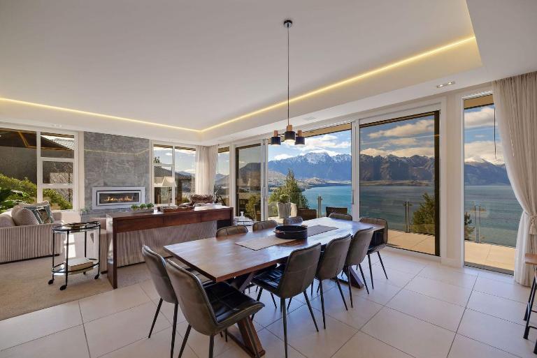 Q by the Lake Aspen Grove Stunning Views - Chambres d'hôtes Queenstown