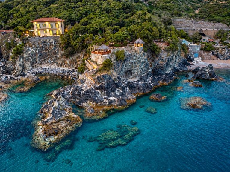 Roc Villa Castiglioncello - Private Villa with 2 Beaches and Park - B&B Castiglioncello