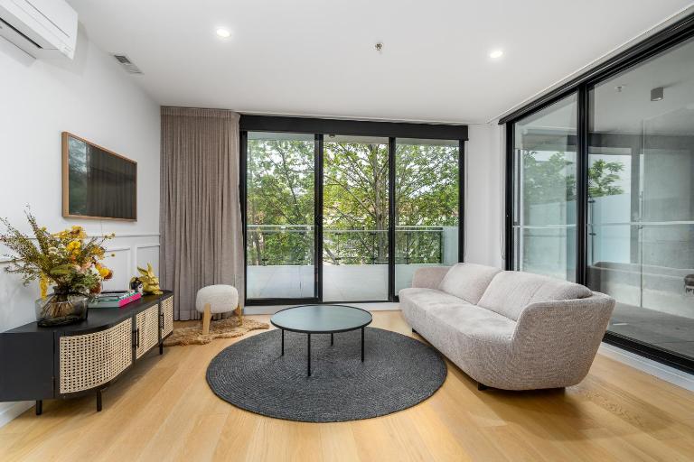 Stylish 2BR Sanctuary in the Heart of Braddon - Hosted by Canstay - Chambres d'hôtes Canberra