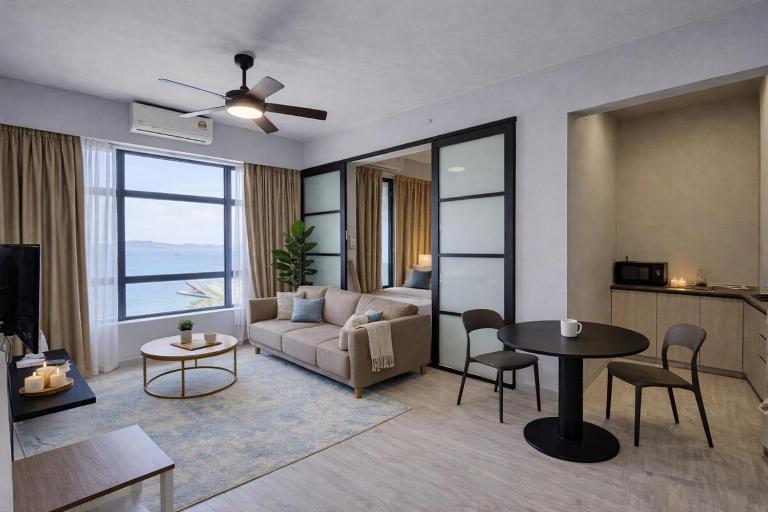 JQ Quaynest 2 NEW Full Seaview Netflix 6pax - B&B Kota Kinabalu