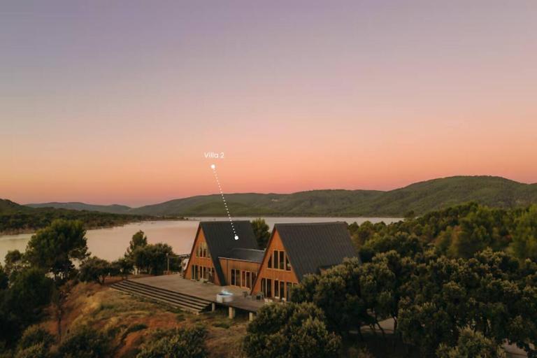 Villa Encina - Cabaña con vistas al lago - Chambres d'hôtes Pareja