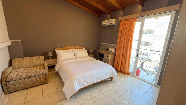 Kalamata Grande Suite By PAVLOS - Bed and Breakfast Kalamata