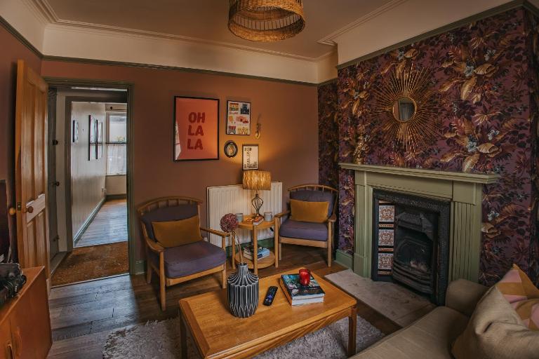 Cathedral Grove in historic Bailgate Lincoln with parking - B&B Lincoln
