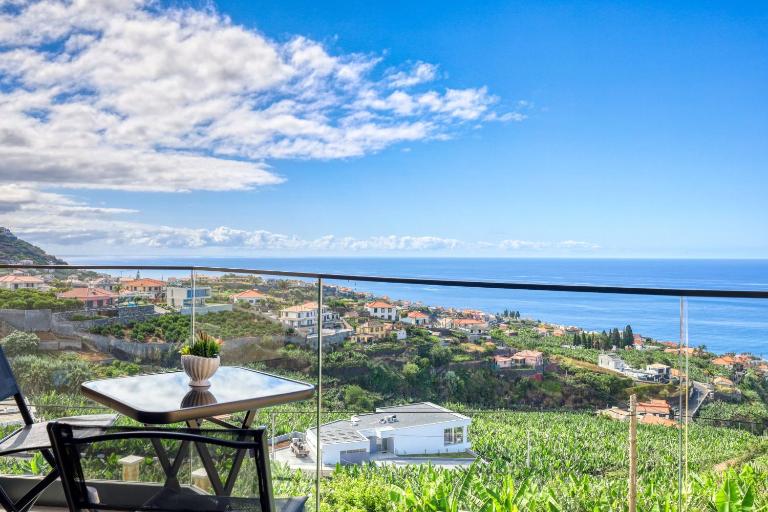 Villa Sol Apartment, a Home in Madeira - Bed and Breakfast Ponta do Sol
